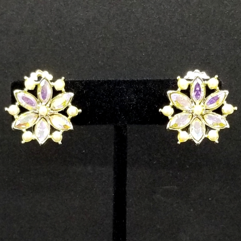 Flower aurora borealis crystal clip-on earrings 🌸